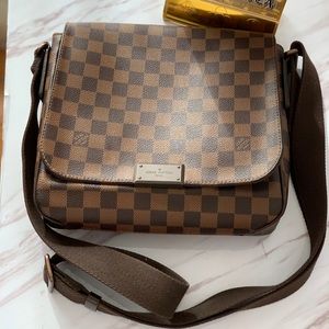 District bag PM sold